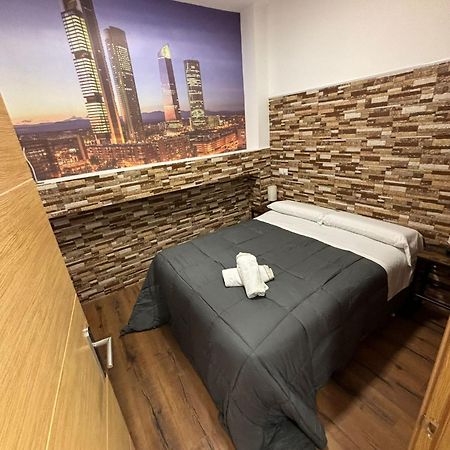 Apartamento Deluxe Barajas Madrid Esterno foto