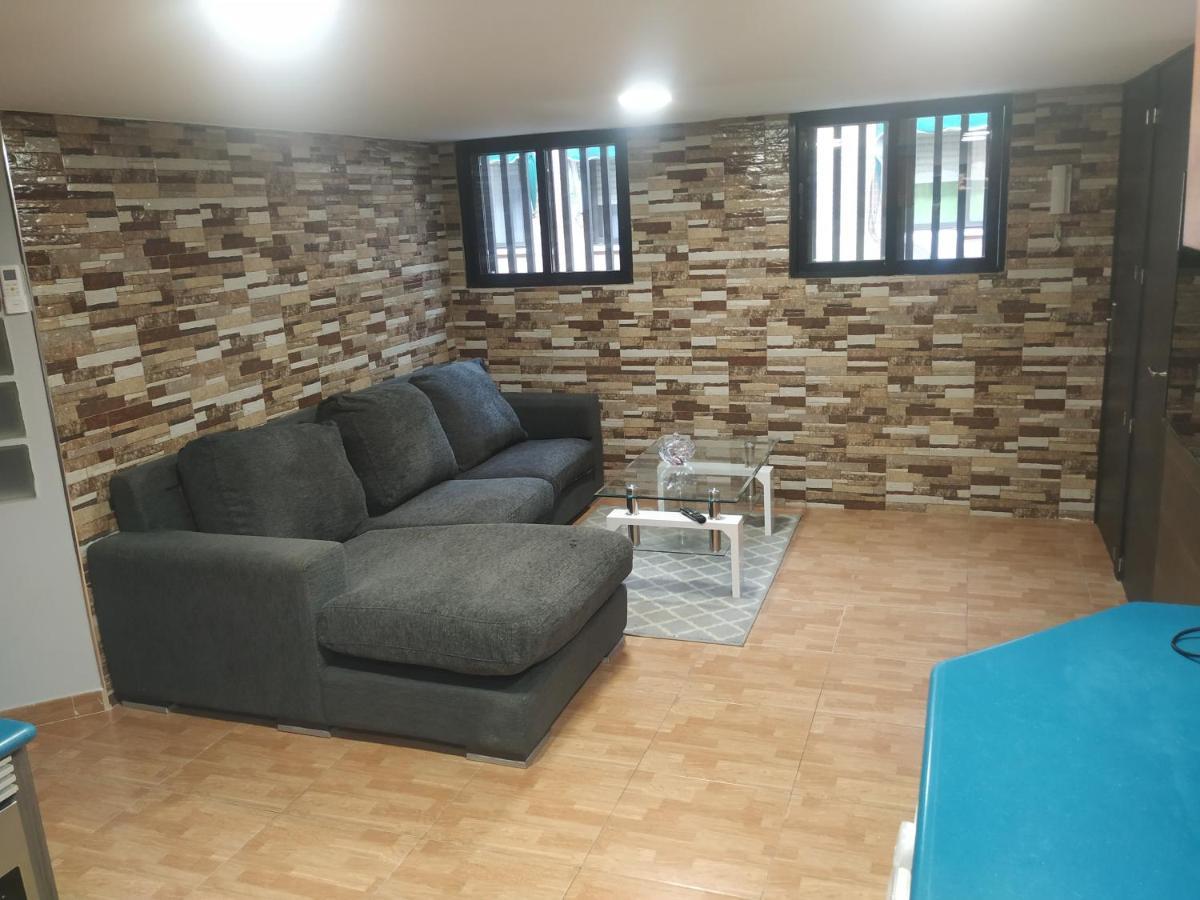 Apartamento Deluxe Barajas Madrid Esterno foto
