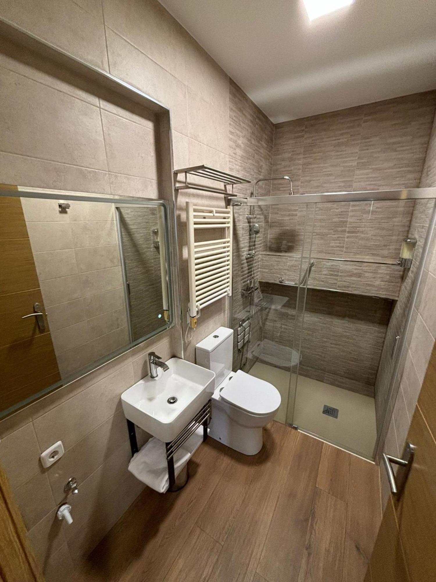 Apartamento Deluxe Barajas Madrid Esterno foto